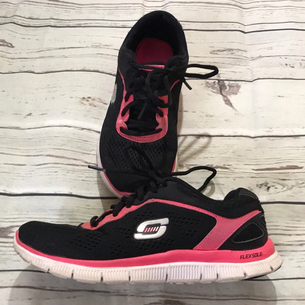 Skechers Black and Pink Sneakers